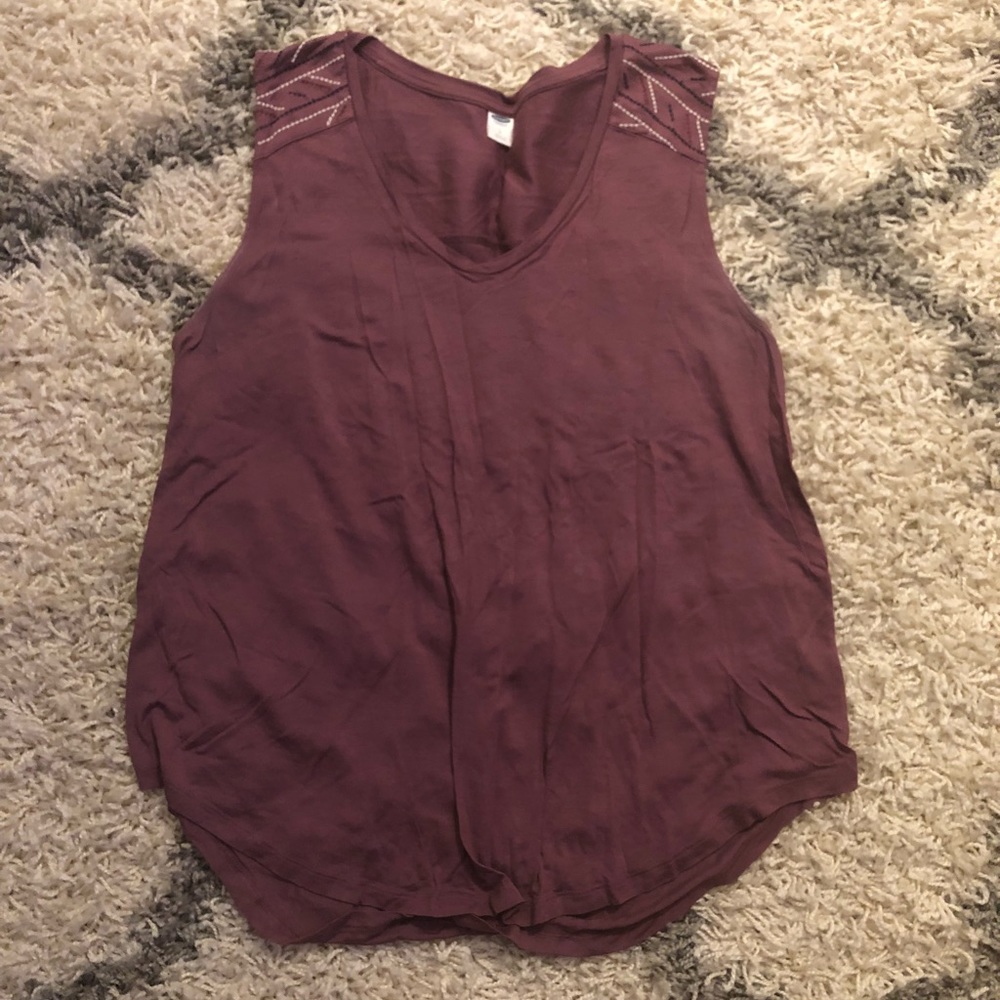 Old navy tank top with geometric design on back